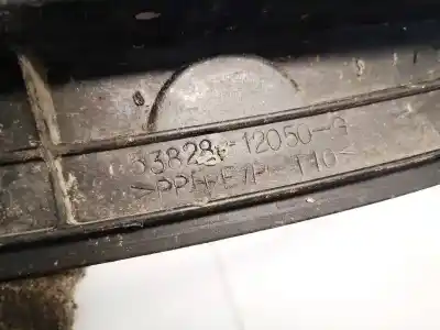 Pezzo di ricambio per auto di seconda mano plastica per toyota corolla (e11) 2.0 d-4d linea sol riferimenti oem iam 5382812050  53828-12050