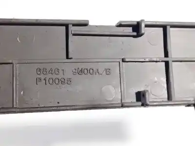 Pezzo di ricambio per auto di seconda mano plastica per nissan note (e11e) 1.6 16v cat riferimenti oem iam 684619u00a  