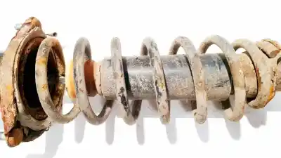 Second-hand car spare part shock absorber spring for toyota corolla (e11) 2.0 d-4d linea sol oem iam references 