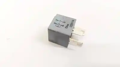 Second-hand car spare part relay for opel astra j lim. 1.7 16v cdti oem iam references 13351610  