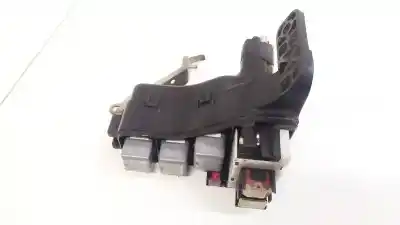 Pièce détachée automobile d'occasion boîtes à fusibles pour toyota corolla verso (r1) 2.2 d-4d sport références oem iam 