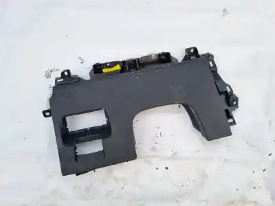 Peça sobressalente para automóvel em segunda mão plásticos por land rover evoque 2018 --> 1.5 hybrid 227kw referências oem iam k8d204325