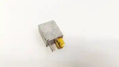 Pièce détachée automobile d'occasion relais pour toyota corolla verso (r1) 2.2 d-4d sport références oem iam 0332011001