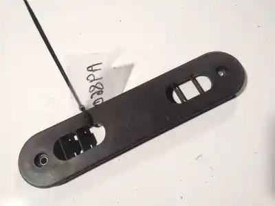 Peça sobressalente para automóvel em segunda mão plásticos por opel zafira b 1.9 cdti referências oem iam 13111305