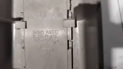 Pezzo di ricambio per auto di seconda mano plastica per nissan note (e11e) 1.6 16v cat riferimenti oem iam 769859u000  