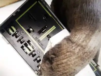 Second-hand car spare part fuse box unit for opel meriva b 1.7 16v cdti oem iam references 93363141  