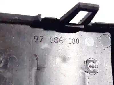 Second-hand car spare part fuse box unit for peugeot 807 2.2 hdi fap cat (4hw) oem iam references 97086100  