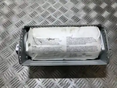 Pezzo di ricambio per auto di seconda mano  per AUDI A4 AVANT (B5)  Riferimenti OEM IAM 8D0880201  171151