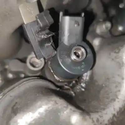 Pezzo di ricambio per auto di seconda mano iniettore per fiat marea weekend (185) 1.9 jtd cat riferimenti oem iam 0445110002