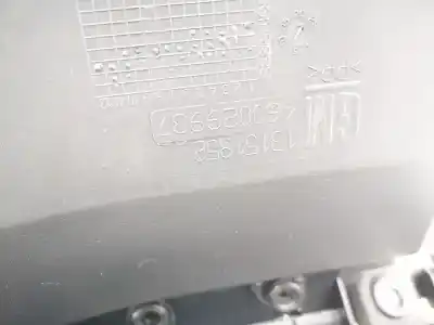 Автозапчастина б/у бардачок для opel vectra c caravan 1.9 16v cdti cat (z 19 dth / lrd) посилання на oem iam 13151852  