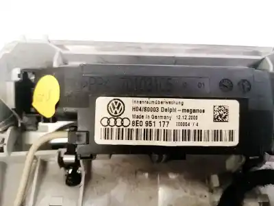 Автозапчастина б/у внутрішне світло для audi a4 b6 (8e2) 1.9 tdi quattro посилання на oem iam 8e0951177  70103105