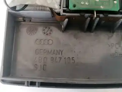 Автозапчастина б/у внутрішне світло для audi a6 avant (4b5) 1.9 tdi посилання на oem iam 4b0947105  