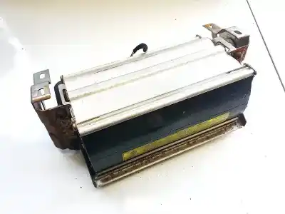 Second-hand car spare part front right air bag for skoda octavia combi (1u5) 1.9 tdi oem iam references 1j0880204b Second-hand car spare part front right air bag for skoda octavia combi (1u5) 1.9 tdi oem iam references 1j0880204b