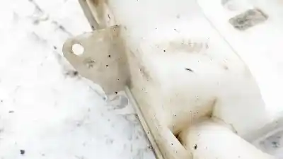 Peça sobressalente para automóvel em segunda mão depósito do limpa vidros por ford focus lim. (cb8) 1.6 tdci cat referências oem iam bv6117b613a  bv61-17b613-a