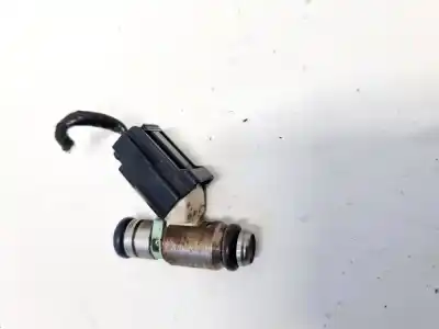 Recambio de automóvil de segunda mano de inyector, inyector de combustible para volkswagen golf v (1k1) 1.4 16v referencias oem iam 036031ac  