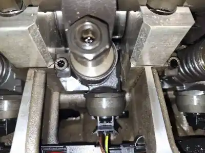 Second-hand car spare part injector for seat leon (1p1) 1.9 tdi oem iam references   