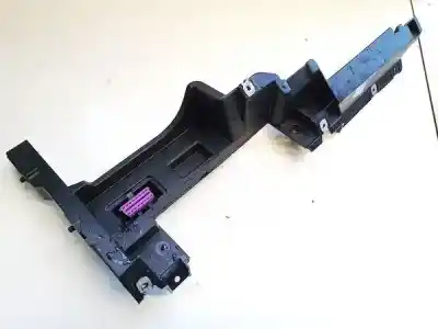 Peça sobressalente para automóvel em segunda mão plásticos por seat ibiza (6j5) 1.6 16v referências oem iam 6j1857318