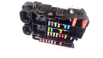 Peça sobressalente para automóvel em segunda mão caixa de fusíveis e relés por renault megane 1.5 dci k9k j8 referências oem iam 18013301