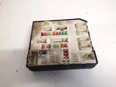 Peça sobressalente para automóvel em segunda mão caixa de fusíveis e relés por renault laguna iii 2.0 dci diesel cat referências oem iam 284b66052r