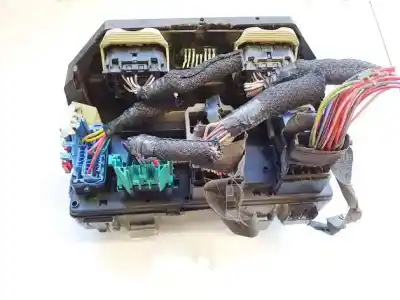 Автозапчасти б/у блок реле/предохранителей за dodge journey 2.0 16v crd cat ссылки oem iam 56049720at  zrtb0cc04e7