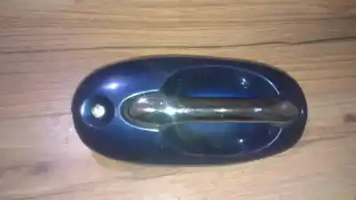 Pezzo di ricambio per auto di seconda mano Maniglia Esterna Anteriore Destra per KIA CARNIVAL 2.9 Turbodiesel CAT Riferimenti OEM IAM   