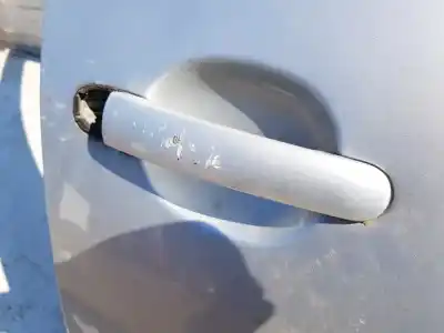 Pezzo di ricambio per auto di seconda mano maniglia esterna anteriore destra per volkswagen bora variant (1j6) 1.9 tdi riferimenti oem iam   