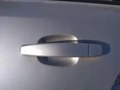 Peça sobressalente para automóvel em segunda mão puxador exterior traseiro esquerdo por opel vectra b caravan 2.0 dti referências oem iam 