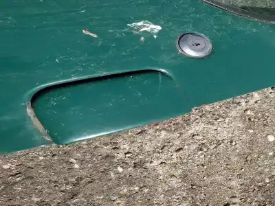 Peça sobressalente para automóvel em segunda mão puxador exterior dianteiro esquerdo por peugeot partner (s2) 1.9 diesel referências oem iam 