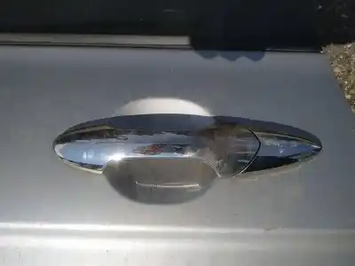 Peça sobressalente para automóvel em segunda mão puxador exterior traseiro esquerdo por honda fr-v (be) 1.7 referências oem iam 