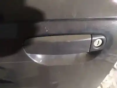 Second-hand car spare part exterior left front door handle for audi a4 avant (8e) 2.5 tdi (120kw) oem iam references  Second-hand car spare part exterior left front door handle for audi a4 avant (8e) 2.5 tdi (120kw) oem iam references