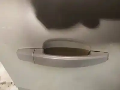 Peça sobressalente para automóvel em segunda mão puxador exterior traseiro direito por opel zafira b 1.9 cdti referências oem iam 