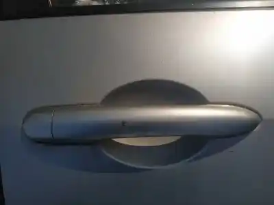 Автозапчастина б/у зовнішня ручка передня прав для nissan primera, p12 2002.01 - 2008.12 2.2 dci 102kw 2003.04 - 2008.12 посилання на oem iam 