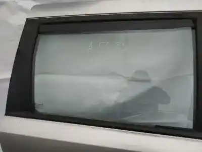 Peça sobressalente para automóvel em segunda mão vidro traseiro direito por kia carnival 2.9 crdi cat referências oem iam 