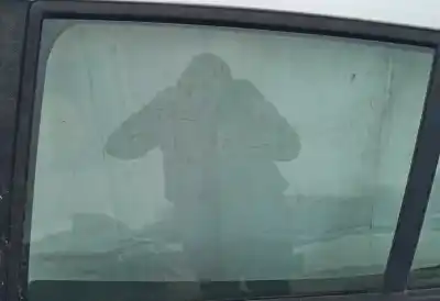 Peça sobressalente para automóvel em segunda mão vidro traseiro esquerdo por renault clio, 2009.06 - 2012.11 facelift 1.2 16v 76kw 2010.09 - 2012.11 referências oem iam 