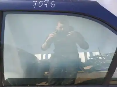 Peça sobressalente para automóvel em segunda mão vidro traseiro esquerdo por peugeot 406 (8b) 1.9 td referências oem iam 