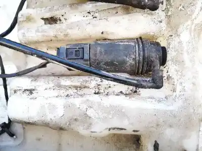 Second-hand car spare part WASHER PUMP for BMW 5-SERIES, E39 1995.11 - 2003.06  OEM IAM references 67128377612  6712-8377612