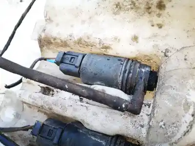 Second-hand car spare part WASHER PUMP for BMW 5-SERIES, E39 1995.11 - 2003.06  OEM IAM references 67128377612  6712-8377612