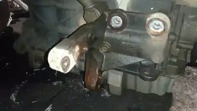 Second-hand car spare part engine support for dodge journey 2.0 16v crd cat oem iam references 05157015ac