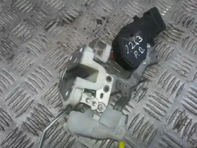 Peça sobressalente para automóvel em segunda mão fechadura da porta dianteira direita por citroen c1 1.0 cat (384f) referências oem iam 