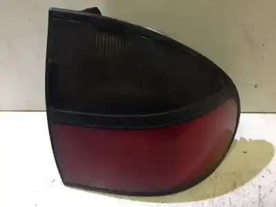 Peça sobressalente para automóvel em segunda mão farolim traseiro direito por renault laguna (b56) 2.2 diesel referências oem iam 7700320051