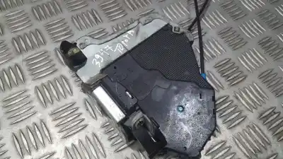 Peça sobressalente para automóvel em segunda mão fechadura da porta dianteira direita por toyota auris 2.2 d-cat referências oem iam a046693