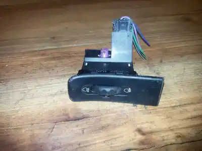 Peça sobressalente para automóvel em segunda mão comutador de luzes por renault laguna (b56) 2.0 anade referências oem iam 7700822799