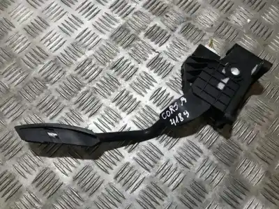 Second-hand car spare part accelerator pedal for opel corsa c 1.2 16v cat (z 12 xep / lb4) oem iam references 55702021