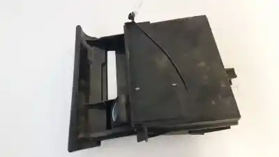Pezzo di ricambio per auto di seconda mano Portacenere per AUDI A6 AVANT (4B5) 2.5 TDI Riferimenti OEM IAM 4B0857951  