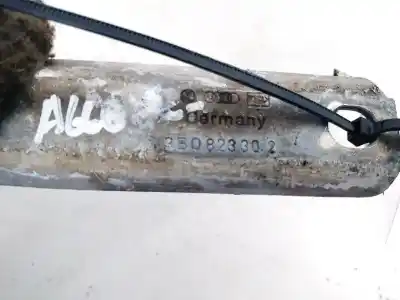 Автозапчастина б/у петля капота для volkswagen passat variant (3b5) 1.9 tdi посилання на oem iam 3b0823302  