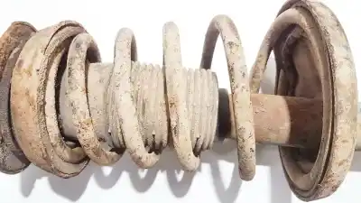 Peça sobressalente para automóvel em segunda mão mola de suspensão por daewoo leganza 2.0 exclusive referências oem iam 