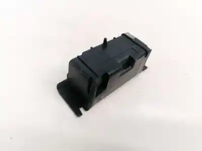 Автозапчастина б/у попільничка для audi a6, c5 1997.01 - 2001.08 2.4 121kw 1997.02 - 2005.01 посилання на oem iam 4b0857406  