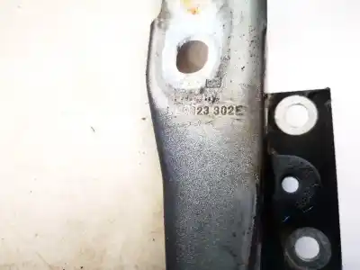 Автозапчасти б/у петля капота за audi a4 avant (8e) 2.5 tdi (120kw) ссылки oem iam 8e0823302e  