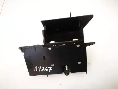 Автозапчастина б/у попільничка для audi a4, b5 1994.11 - 1999.09 1.6 74kw 1994.11 - 2000.10 посилання на oem iam 8d0857951b  