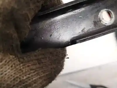 Автозапчастина б/у петля капота для audi a6 c5 (4b2) 2.5 tdi посилання на oem iam 4b0823301  